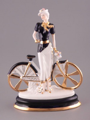 Фигурка "дама с велосипедом" 32*14 см. высота=41 см. Hangzhou Jinding (98-167) 