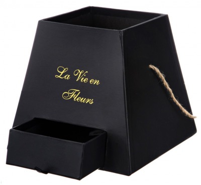 Подарочная трапецевидная коробка с выдвижным отделением, основание низ 20*20 см., верх 13*13 см. (ко Vogue International (37-259) 