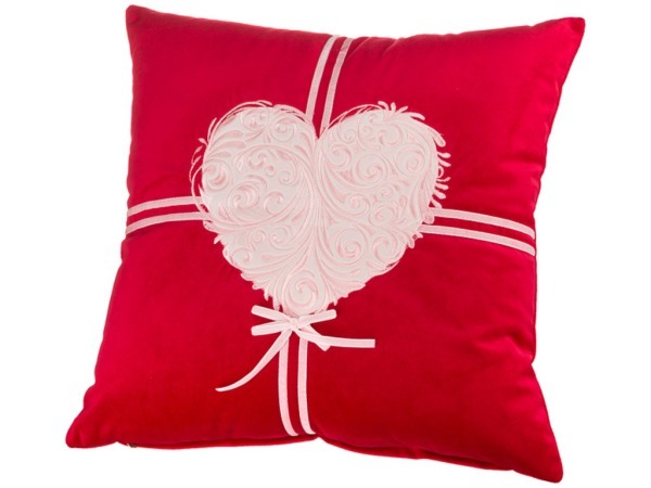 Подушка декоративная 46*46 см, "love" х/б 100% с вышивкой,красная Оптпромторг Ооо (850-830-31) 
