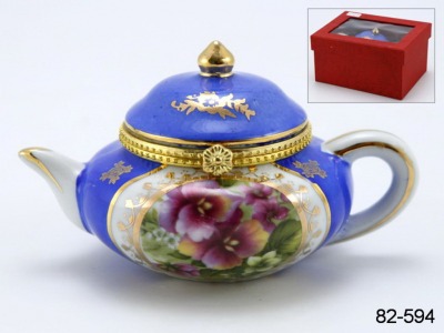 Шкатулка в форме чайника "букет в медальоне" 10*7*8 см. под. упак. Hangzhou Jinding (82-594) 