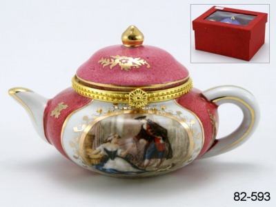 Шкатулка в форме чайника "букет в медальоне" 10*7*8 см. под. упак. Hangzhou Jinding (82-593) 