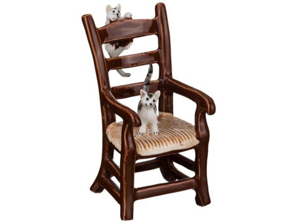 Фигурка "кошки на стуле" высота=10 см. Hangzhou Jinding (101-475) 