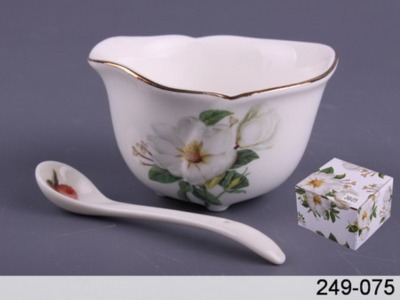 Соусник "яблоневый цвет" с ложкой 8,5*7,5*5 см. Porcelain Manufacturing (249-075) 